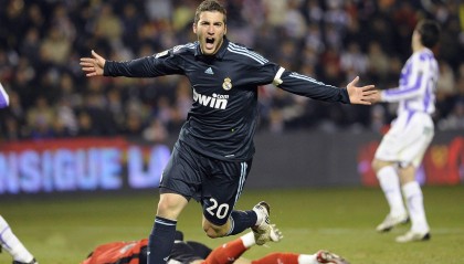 海星体育|勒布朗·詹姆斯坦然面对发展联盟下放，面子无关紧要，赛季训练机会稀缺更值珍惜