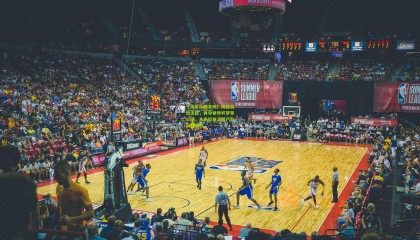 【海星体育官网】梅西真情流露，再夺世界杯梦萦心间，未来投身足球产业而非执教