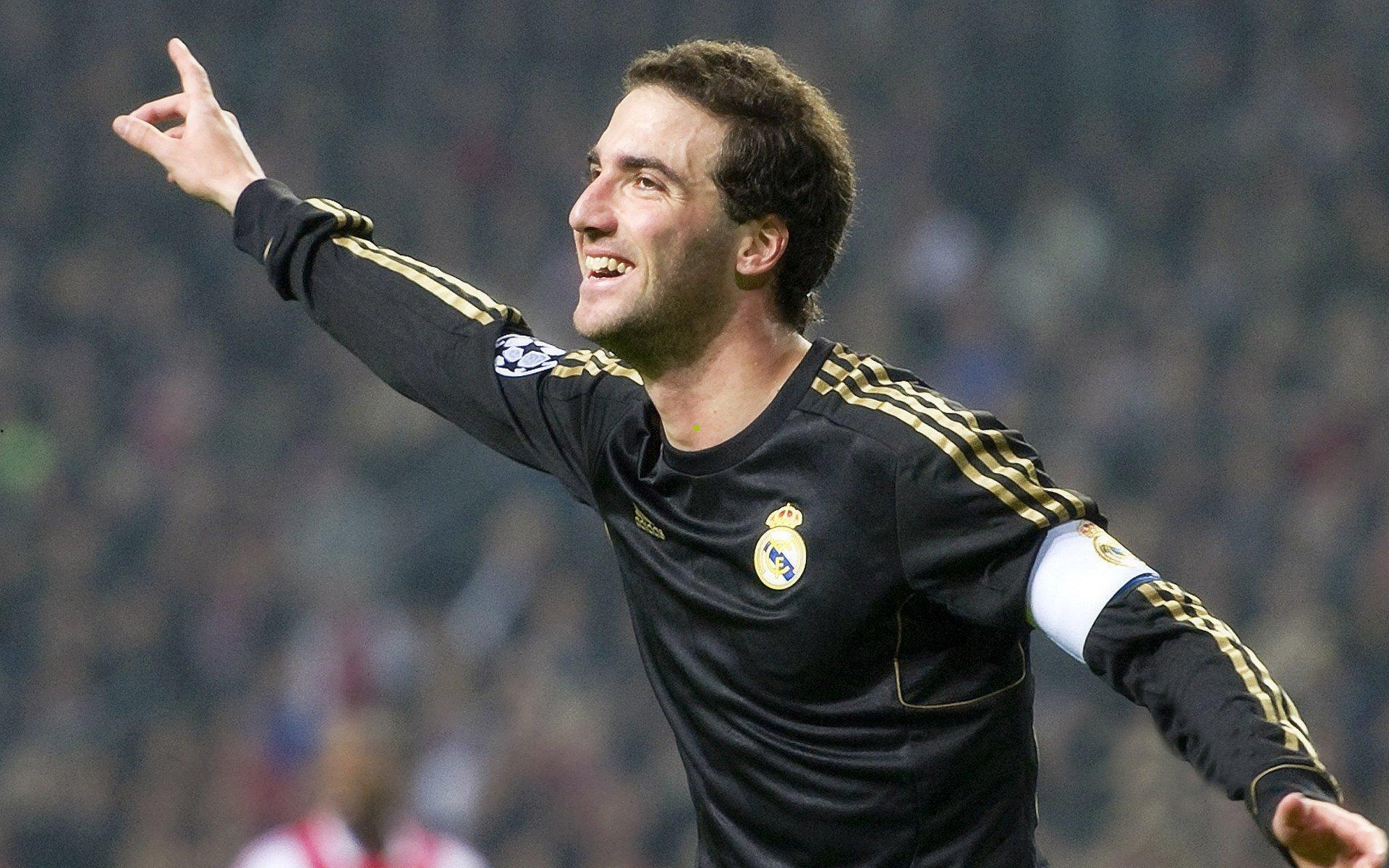 曼联与非洲足协紧急磋商,力争姆贝莫、阿玛德与马兹拉维出战狼队关键战役